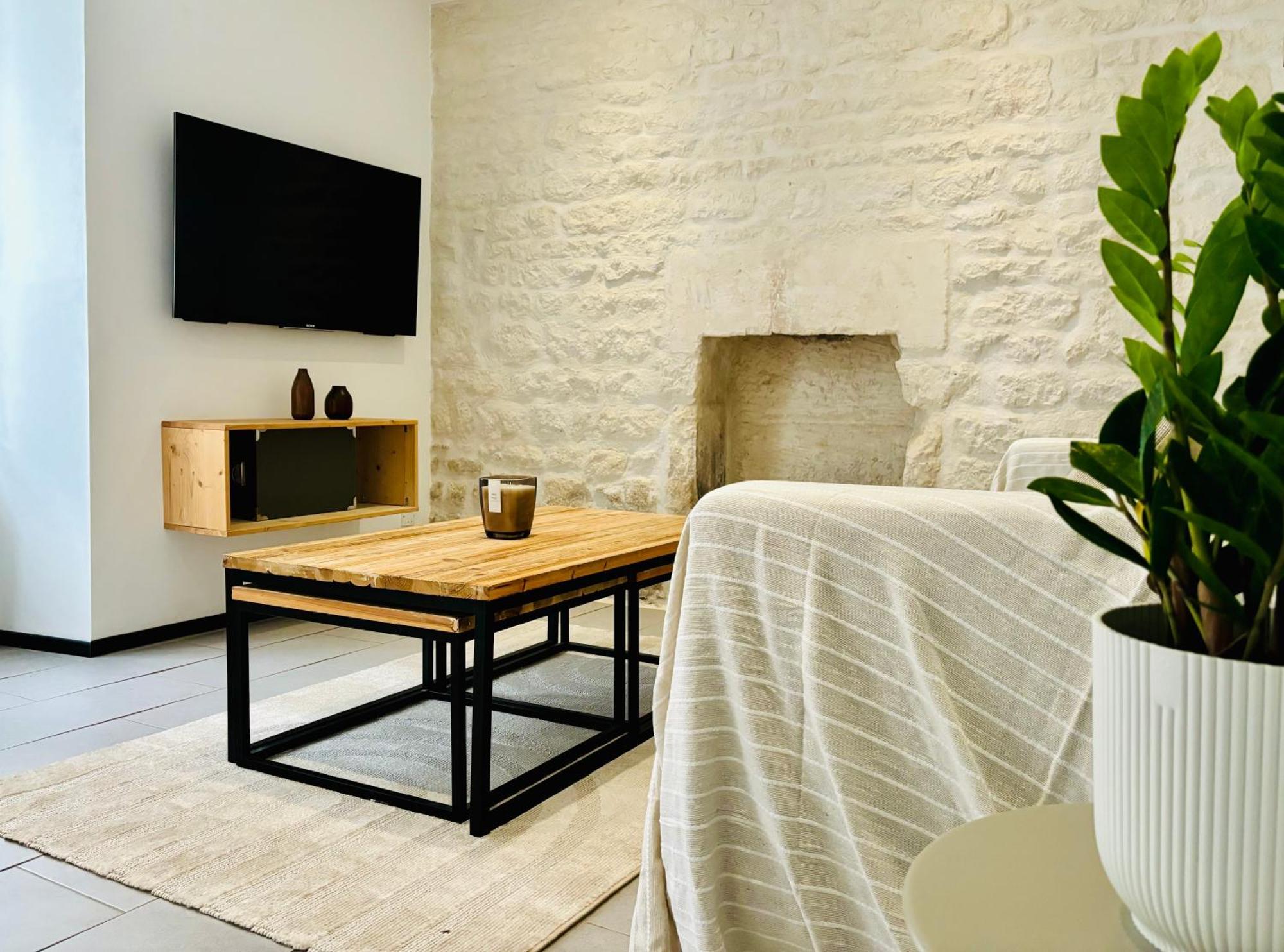 La Maison Du Parc, Charme Et Tranquillite Niort Luaran gambar