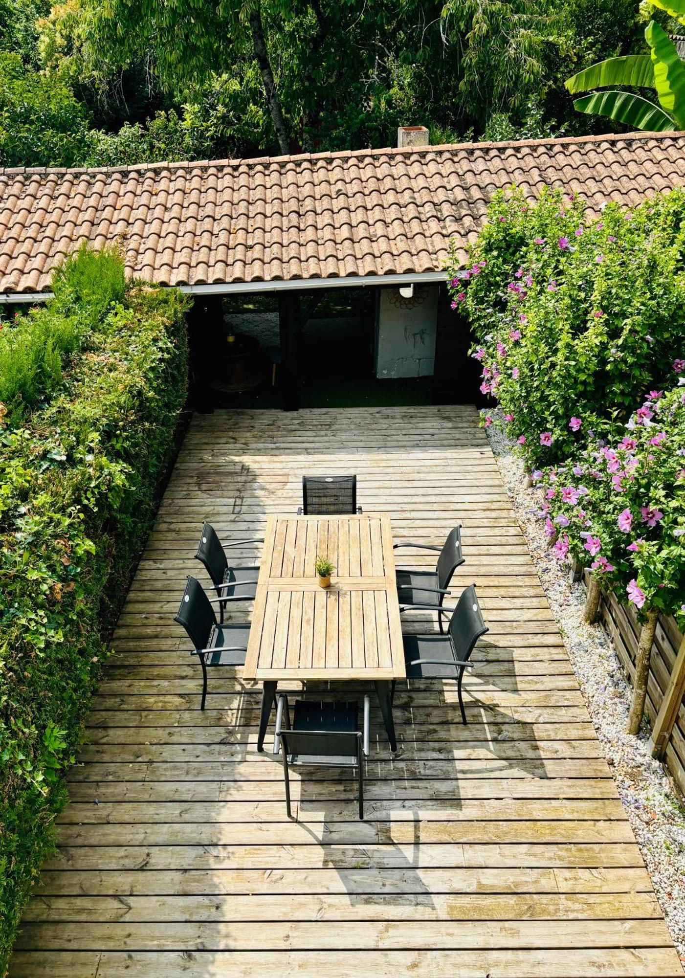 La Maison Du Parc, Charme Et Tranquillite Niort Luaran gambar