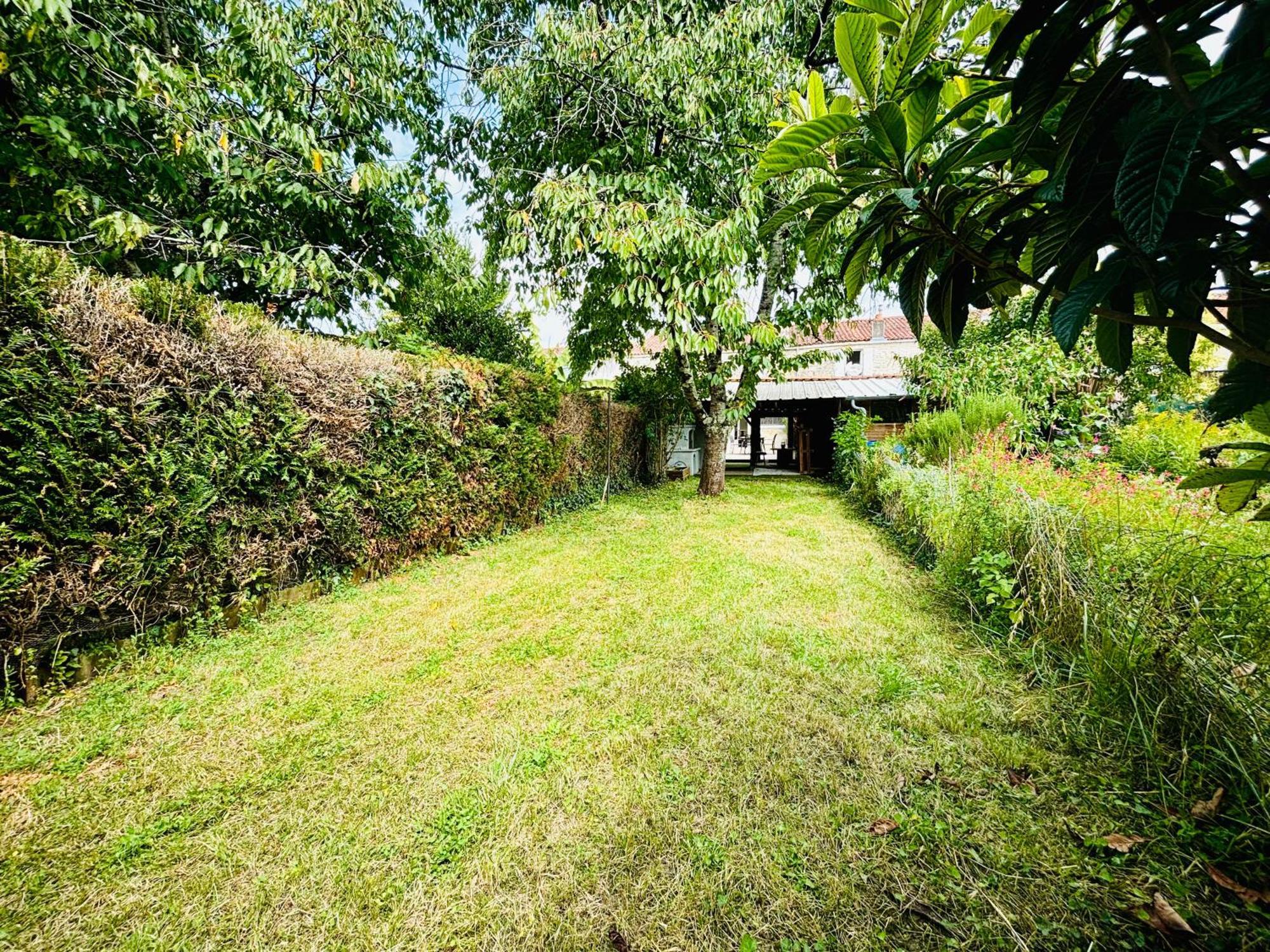 La Maison Du Parc, Charme Et Tranquillite Niort Luaran gambar