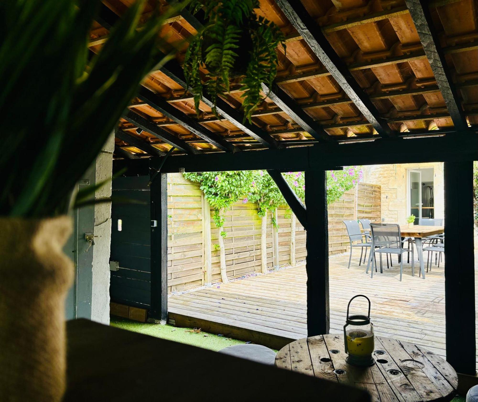 La Maison Du Parc, Charme Et Tranquillite Niort Luaran gambar
